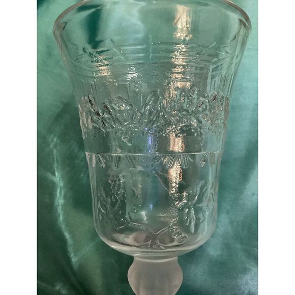 Vintage Tiara Exclusive Glass Lord's Last Supper & Cross Wine Goblet - Picture 2 of 8